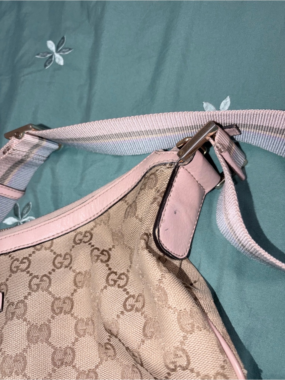 Gucci Beige GG Canvas Hobo with Pink Trim and Strap - Picture 2 of 13